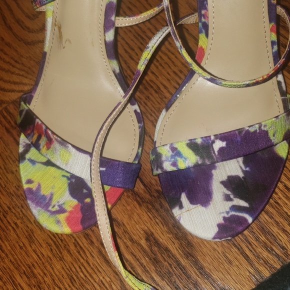 Multi Color Heel - Picture 4 of 4